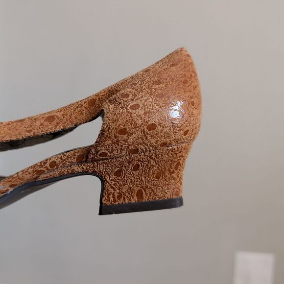 Vintage 70s Ros Hommerson Leather Shoes T-Strap Brown Dancing Heels Croc Size 6 - Picture 9 of 12